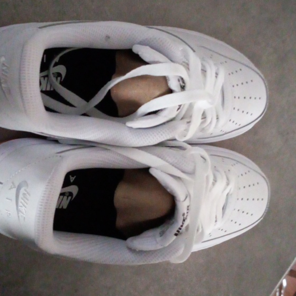 Shoes - Picture 4 of 4